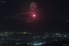 宝が池で高く打ち上げられた花火を大文字山から遠望 京都市左京区 2016年7月