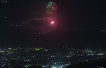 宝が池で高く打ち上げられた花火を大文字山から遠望 京都市左京区 2016年7月
