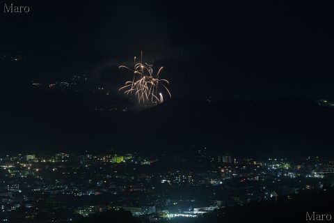 京都市の花火大会 国立京都国際会館「乾杯の夕べ2016」の打ち上げ花火を遠望 京都市の花火大会 国立京都国際会館「乾杯の夕べ2016」の打ち上げ花火を遠望