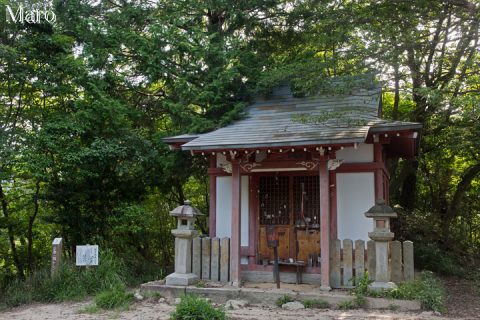 瓜生山山頂 狸谷山不動院奥之院「幸龍大権現」と「元・勝軍地蔵石室」 2016年8月