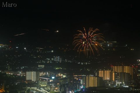 瀬田川花火大会を音羽山から遠望 滋賀県大津市 2016年8月