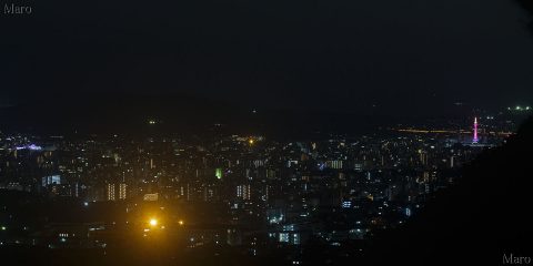 府道西陣杉坂線の新バイパス釈迦谷工区（京見峠～鷹峯間）の夜景と京都タワー 2016年10月