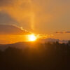 大文字山の向こうから昇る初日の出を釈迦谷山で望む 京都府京都市北区 2015年1月1日
