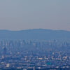焼山から大阪の高層ビル群、あべのハルカスを遠望 和泉山脈